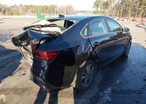 2022 Kia Forte Lxs z USA, uszkodzony, nr VIN 3KPF24AD1NE474793